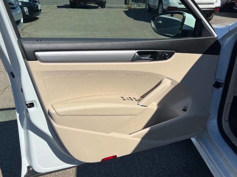 Used 2017 Volkswagen Passat 1.8T S image 23