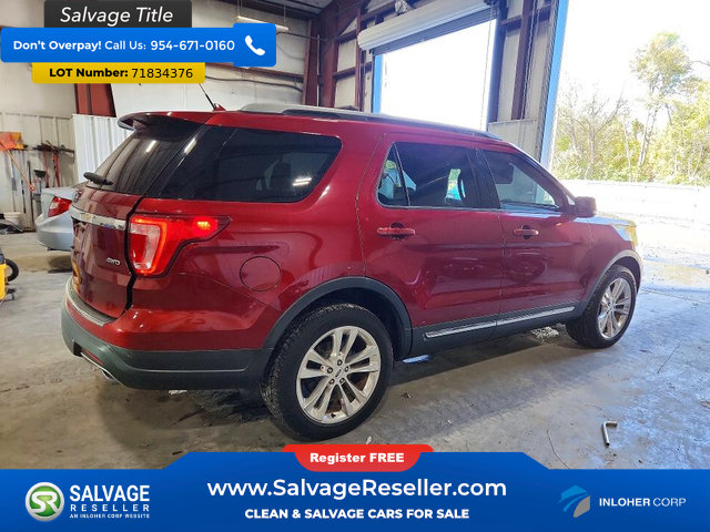 Used 2018 Ford Explorer XLT w/ Equipment Group 202A AWD/4WD image 4