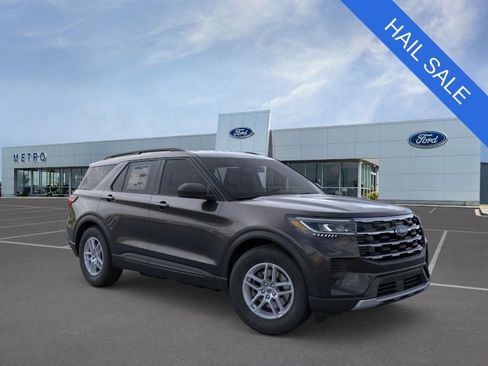 New 2026 Ford Explorer Active AWD/4WD image 7