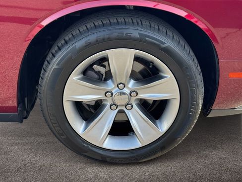 Used 2019 Dodge Challenger SXT RWD image 8