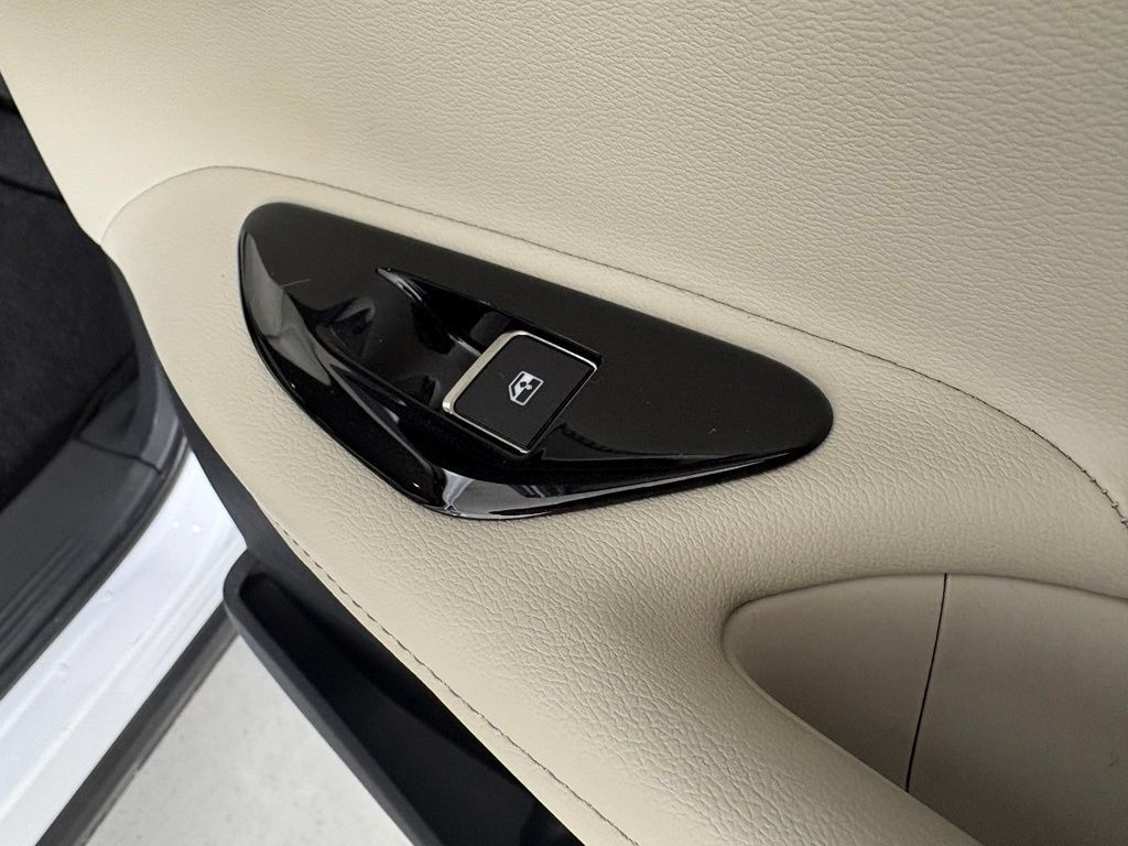 Certified 2025 Nissan Murano SV AWD/4WD image 16