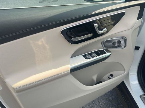 Certified 2024 Mercedes-Benz GLC 300 image 10