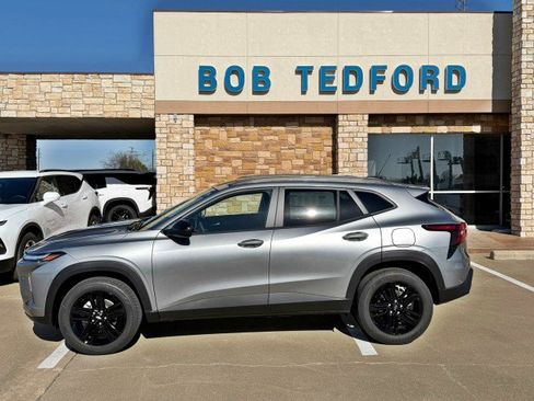 New 2026 Chevrolet Trax ACTIV image 2