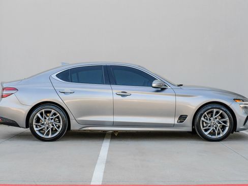 Used 2022 Genesis G70 2.0T RWD image 3