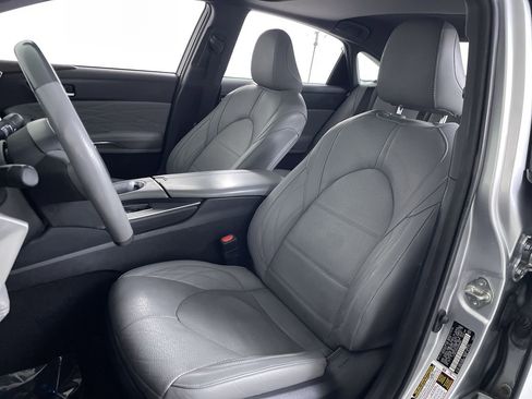 Used 2019 Toyota Avalon Limited image 12