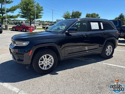 Used 2023 Jeep Grand Cherokee Laredo AWD/4WD image 14