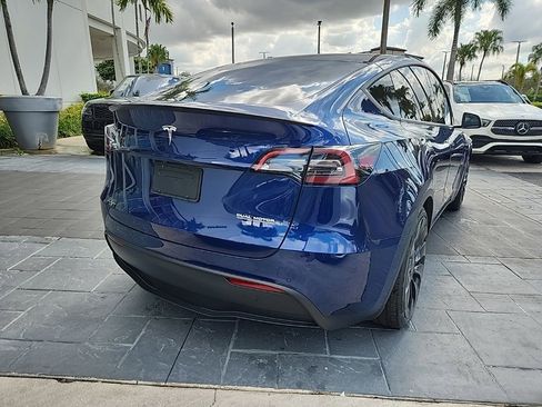Used 2022 Tesla Model Y Performance image 5