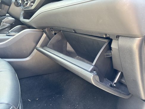 Used 2024 Toyota Highlander XLE AWD/4WD image 27