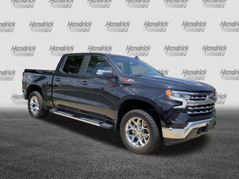 Used 2024 Chevrolet Silverado 1500 LT w/ Z71 Off-Road Package AWD/4WD image 2