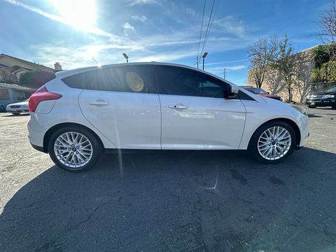 Used 2013 Ford Focus Titanium image 4