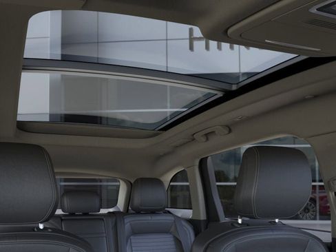 New 2025 Lincoln Nautilus Reserve image 22