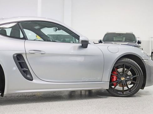 Used 2019 Porsche 718 Cayman S RWD image 12