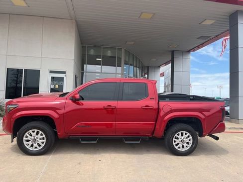 Used 2025 Toyota Tacoma SR5 AWD/4WD image 3