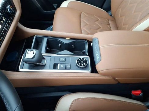 New 2026 Nissan Pathfinder Platinum image 15