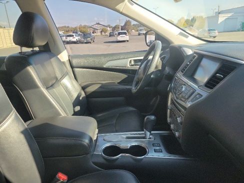 Used 2020 Nissan Pathfinder SL FWD image 7