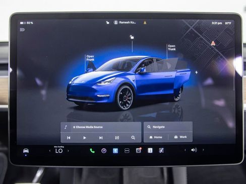 Used 2025 Tesla Model Y Performance image 38