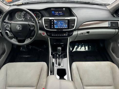Used 2016 Honda Accord EX image 3