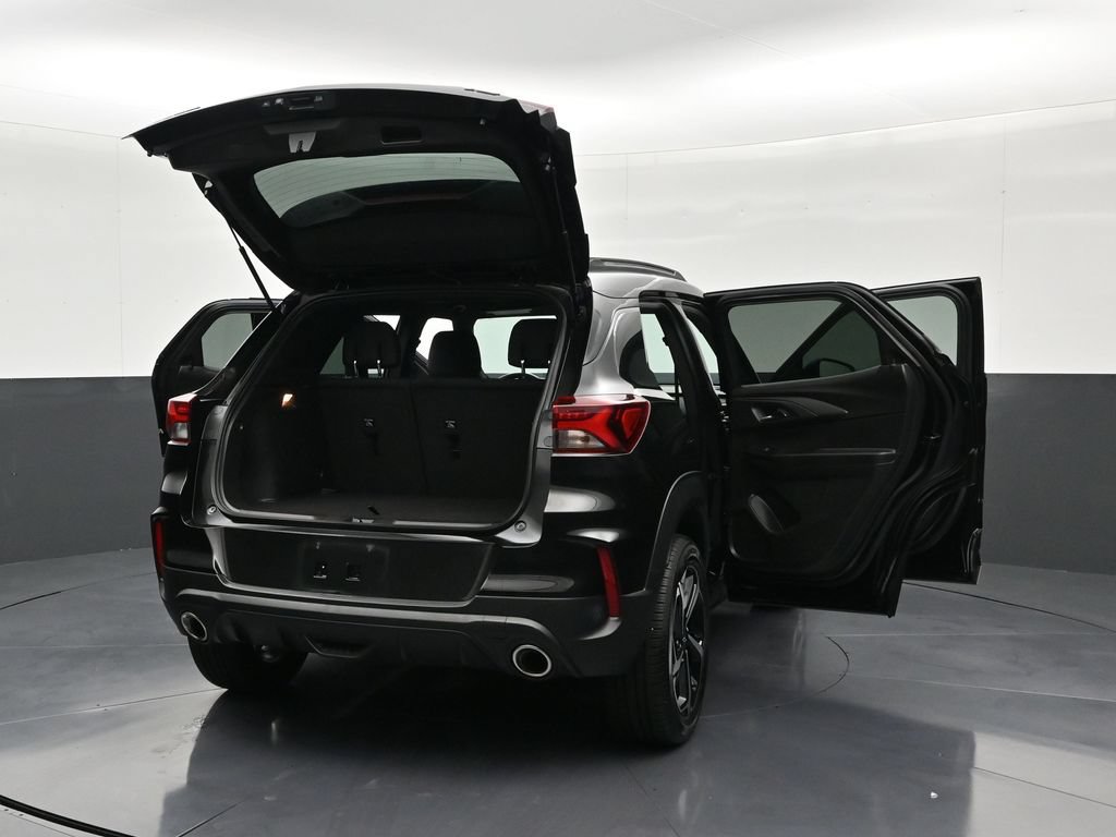 Used 2023 Chevrolet TrailBlazer RS w/ Convenience Package FWD image 34
