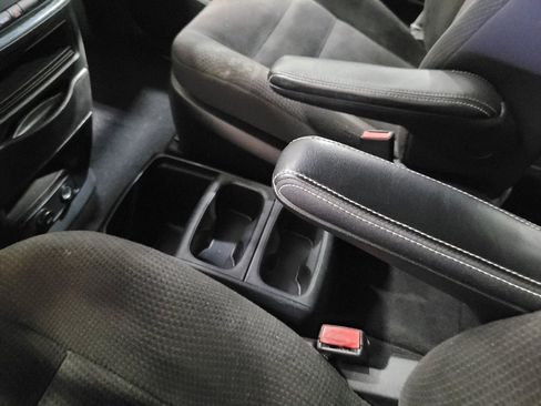Used 2018 Dodge Grand Caravan SE FWD image 26