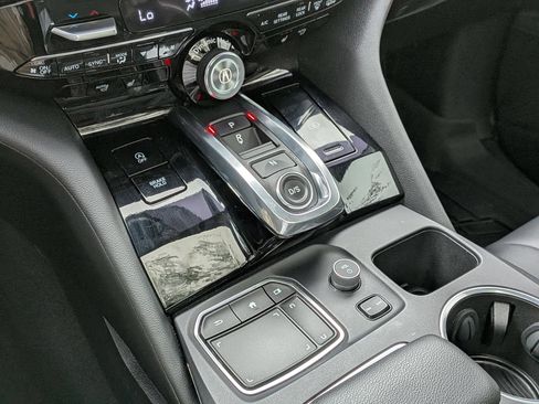 Used 2022 Acura MDX SH-AWD image 25