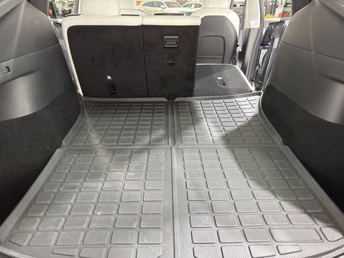 Used 2021 Tesla Model Y Long Range image 23