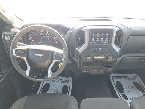 Used 2022 Chevrolet Silverado 2500 Custom w/ Custom Value Package image 12