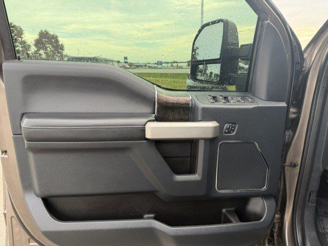 Used 2022 Ford F350 Lariat w/ Lariat Ultimate Package AWD/4WD image 11