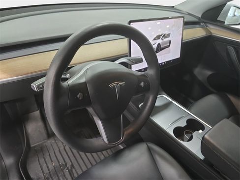 Used 2023 Tesla Model Y Long Range image 16