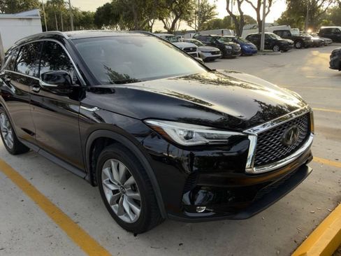Used 2021 INFINITI QX50 Essential w/ Convenience Package FWD image 4