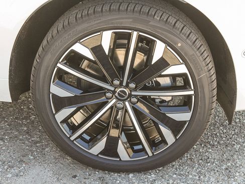 New 2026 Volvo XC60 T8 Ultra w/ Protection Package Premier image 11