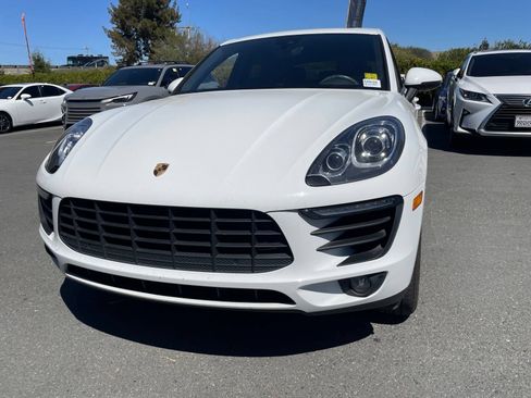 Used 2017 Porsche Macan AWD/4WD image 3