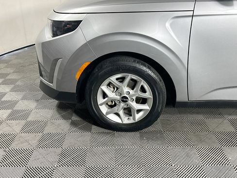 Used 2023 Kia Soul S FWD image 11