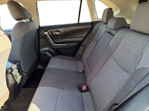 Used 2021 Toyota RAV4 XLE image 11