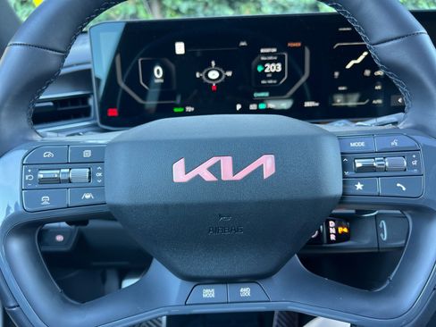 Certified 2025 Kia EV9 GT-Line image 25