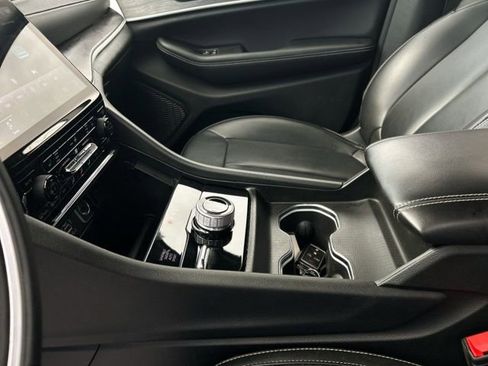 Used 2024 Jeep Grand Cherokee Limited w/ Black Appearance Package image 33