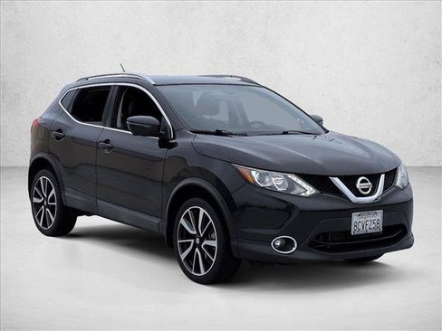 Used 2017 Nissan Rogue Sport SL FWD image 3