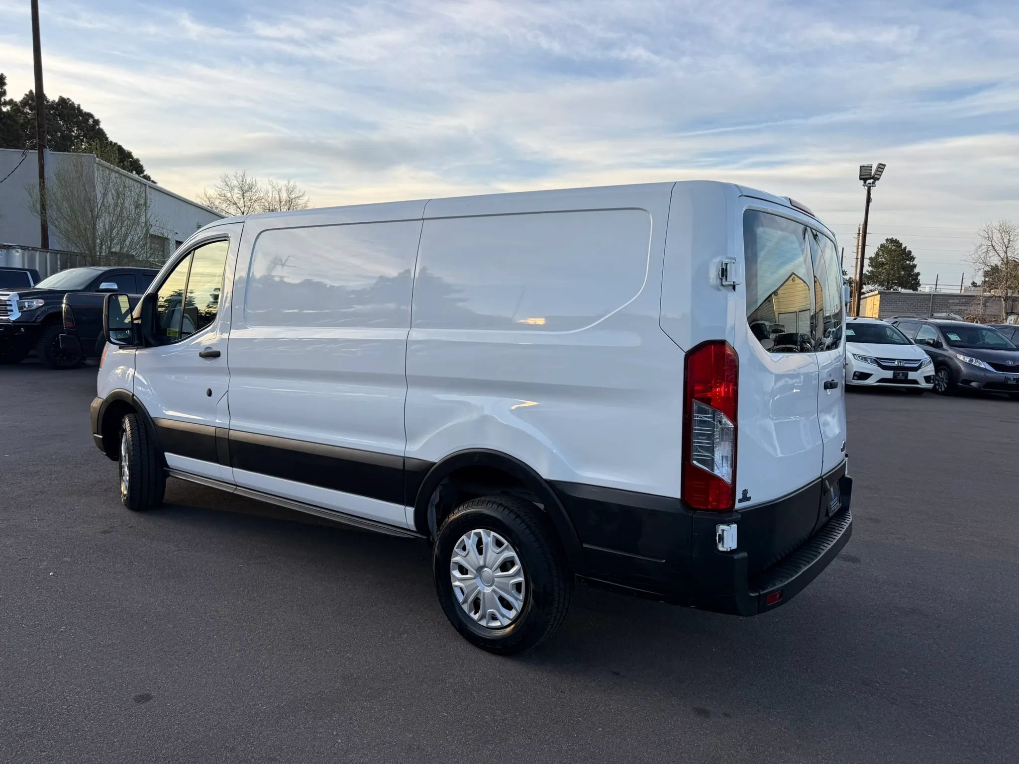 Used 2021 Ford Transit 250 Low Roof w/ Exterior Upgrade Package RWD image 4