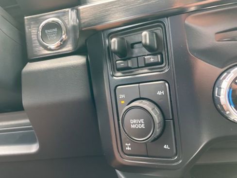 New 2025 Ford F250 Lariat w/ Black Appearance Package image 24