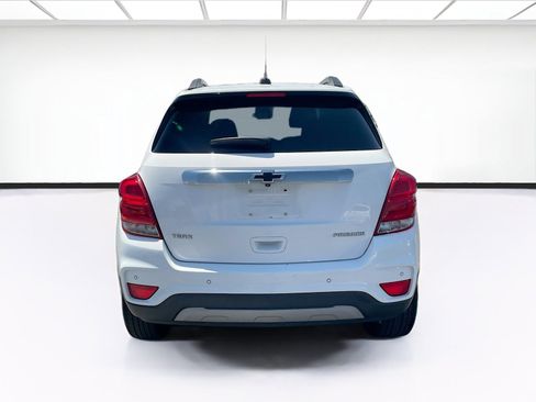 Used 2020 Chevrolet Trax Premier w/ LPO, Cargo Package FWD image 5