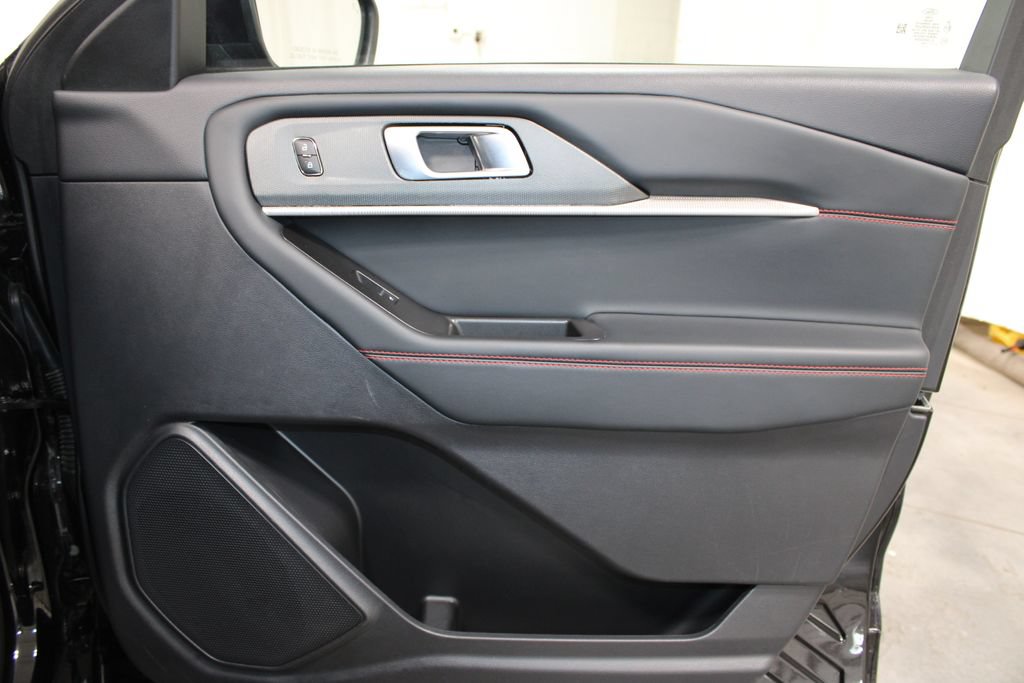 Used 2025 Ford Explorer ST-Line AWD/4WD image 33