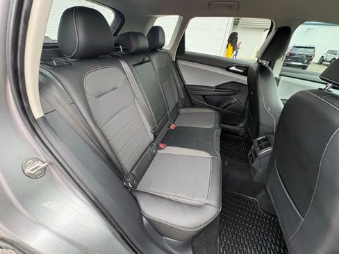 Used 2022 Volkswagen Taos SE FWD image 30