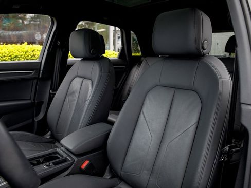 Used 2020 Audi Q3 2.0T Premium w/ Convenience Package image 29