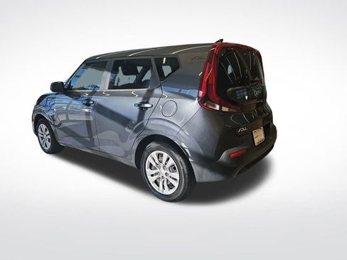 Used 2021 Kia Soul LX image 3
