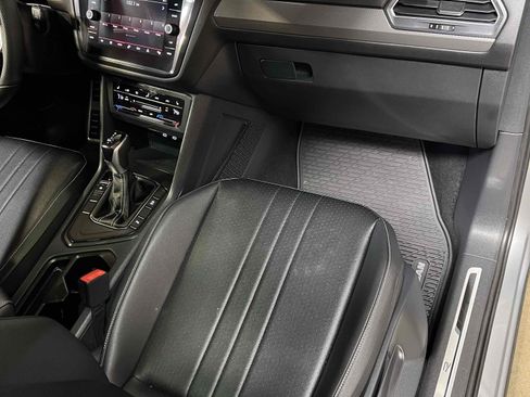 Used 2022 Volkswagen Tiguan SE R-Line FWD image 24
