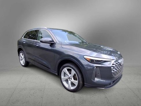 New 2025 Audi Q5 Premium Plus image 2