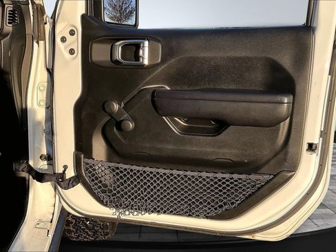 Used 2018 Jeep Wrangler Unlimited Sport image 18