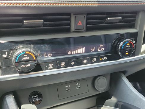 Certified 2025 Nissan Rogue SV AWD/4WD image 28