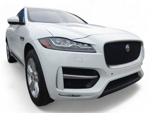 Used 2017 Jaguar F-PACE R-Sport image 3