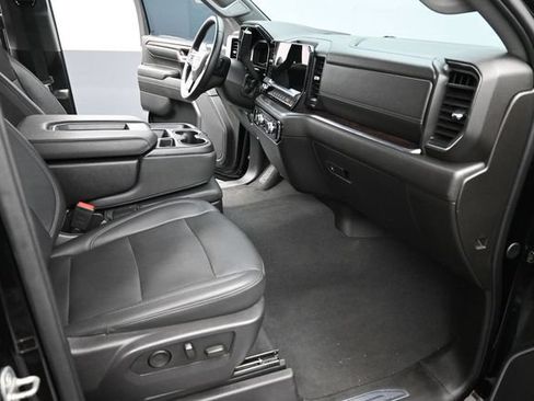 Used 2024 GMC Sierra 1500 SLT AWD/4WD image 27