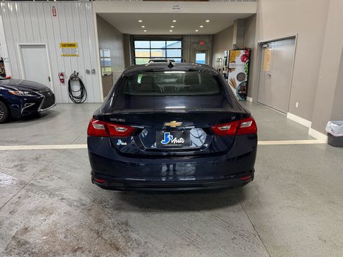 Used 2017 Chevrolet Malibu LT FWD image 6